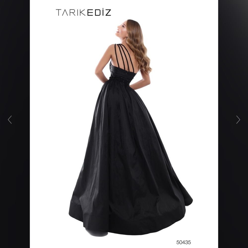 Dress - Picture 3 of 4